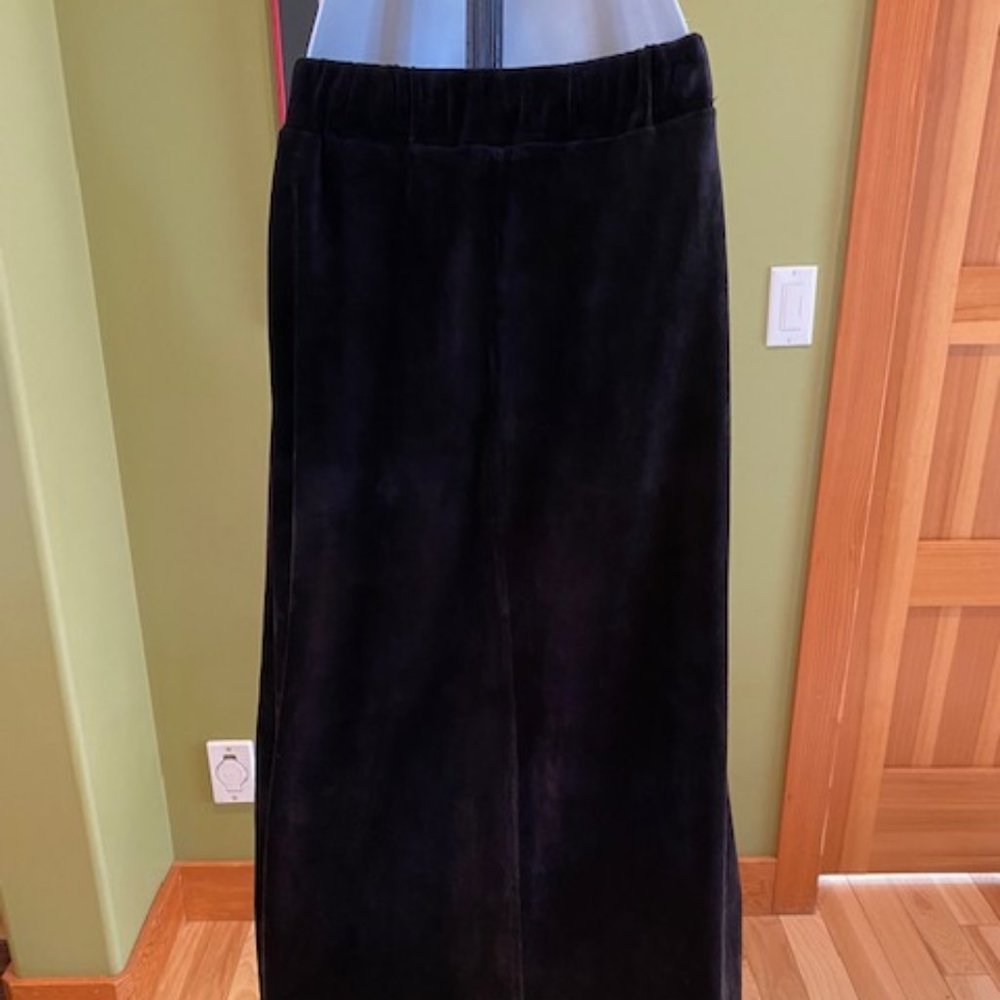 Alembika Long Black Velvet Skirt - Picture 2 of 6